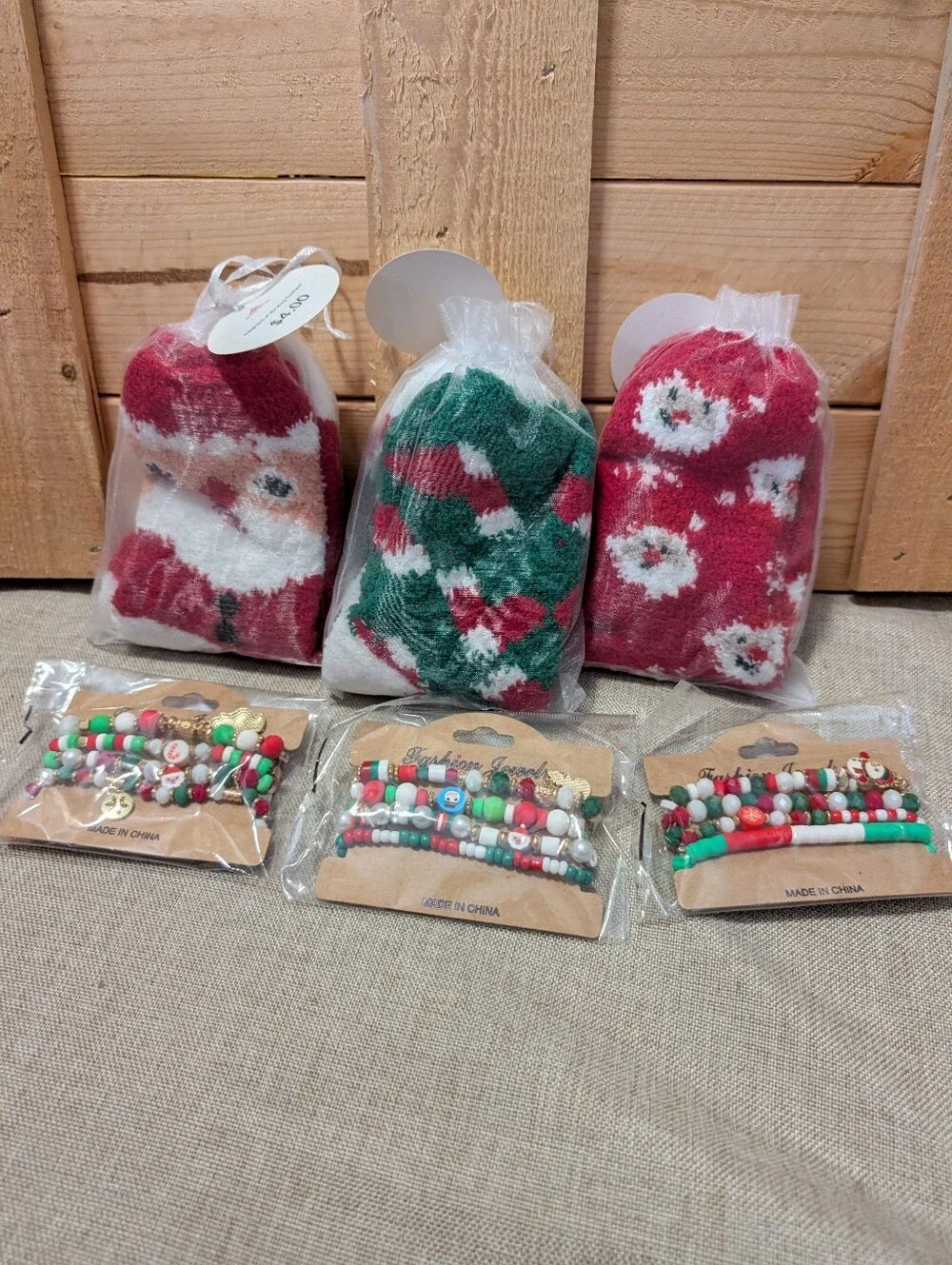 Christmas 6 Piece Bundle Set! Bracelets & Socks!   🌲ALL NEW🌲